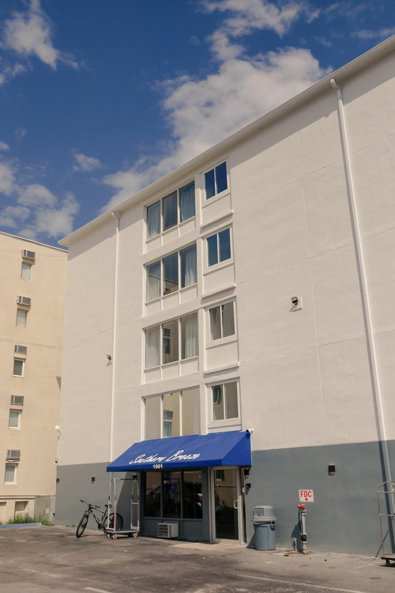 Southern Breeze Ocean Front Hotel Myrtle Beach Exterior foto