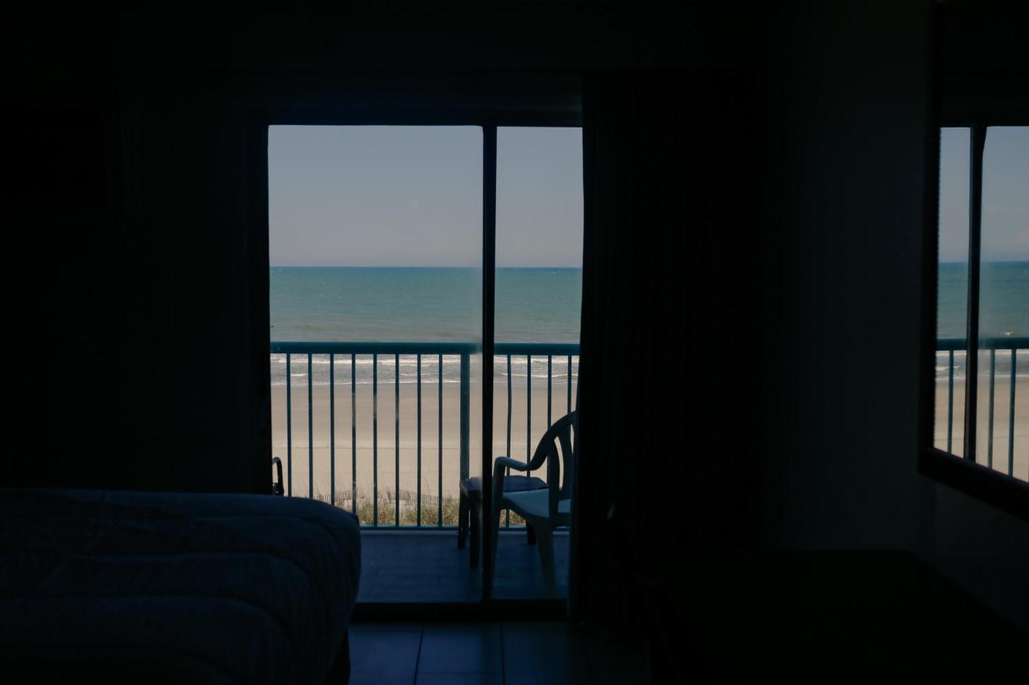 Southern Breeze Ocean Front Hotel Myrtle Beach Exterior foto