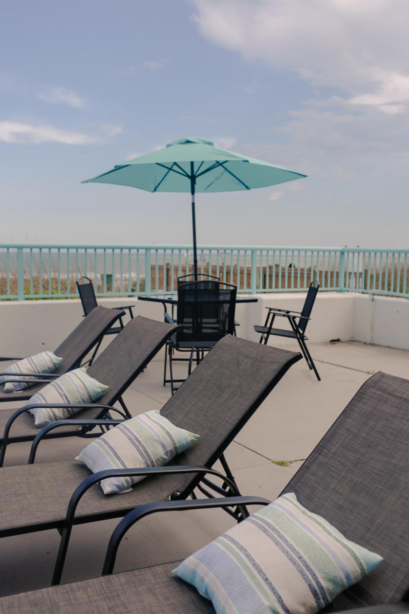 Southern Breeze Ocean Front Hotel Myrtle Beach Exterior foto